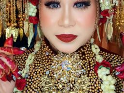 PestaBox-Mua yesi yulianti